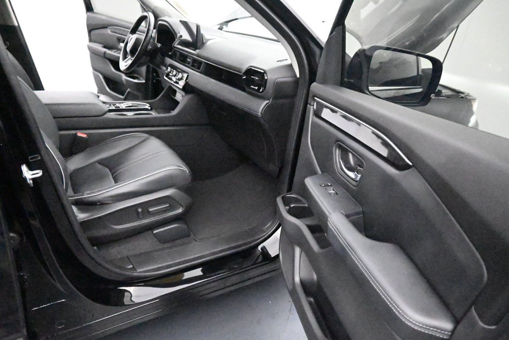 Used 2023 Honda Pilot Elite image 24