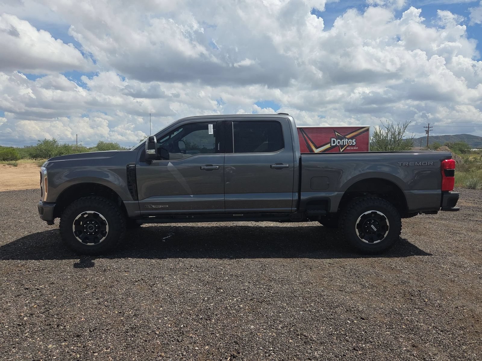 New 2026 Ford F250 Lariat w/ Tremor Off-Road Package AWD/4WD image 9