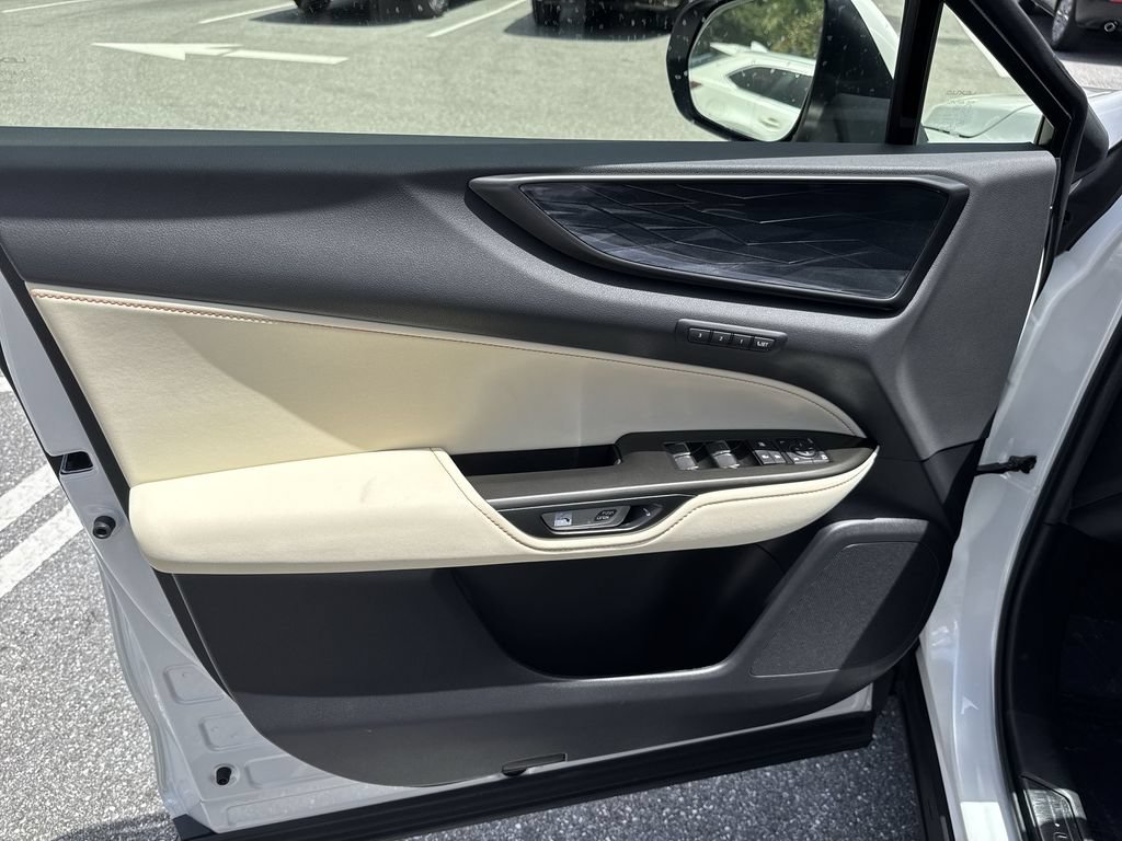 Used 2024 Lexus NX 250 FWD image 39