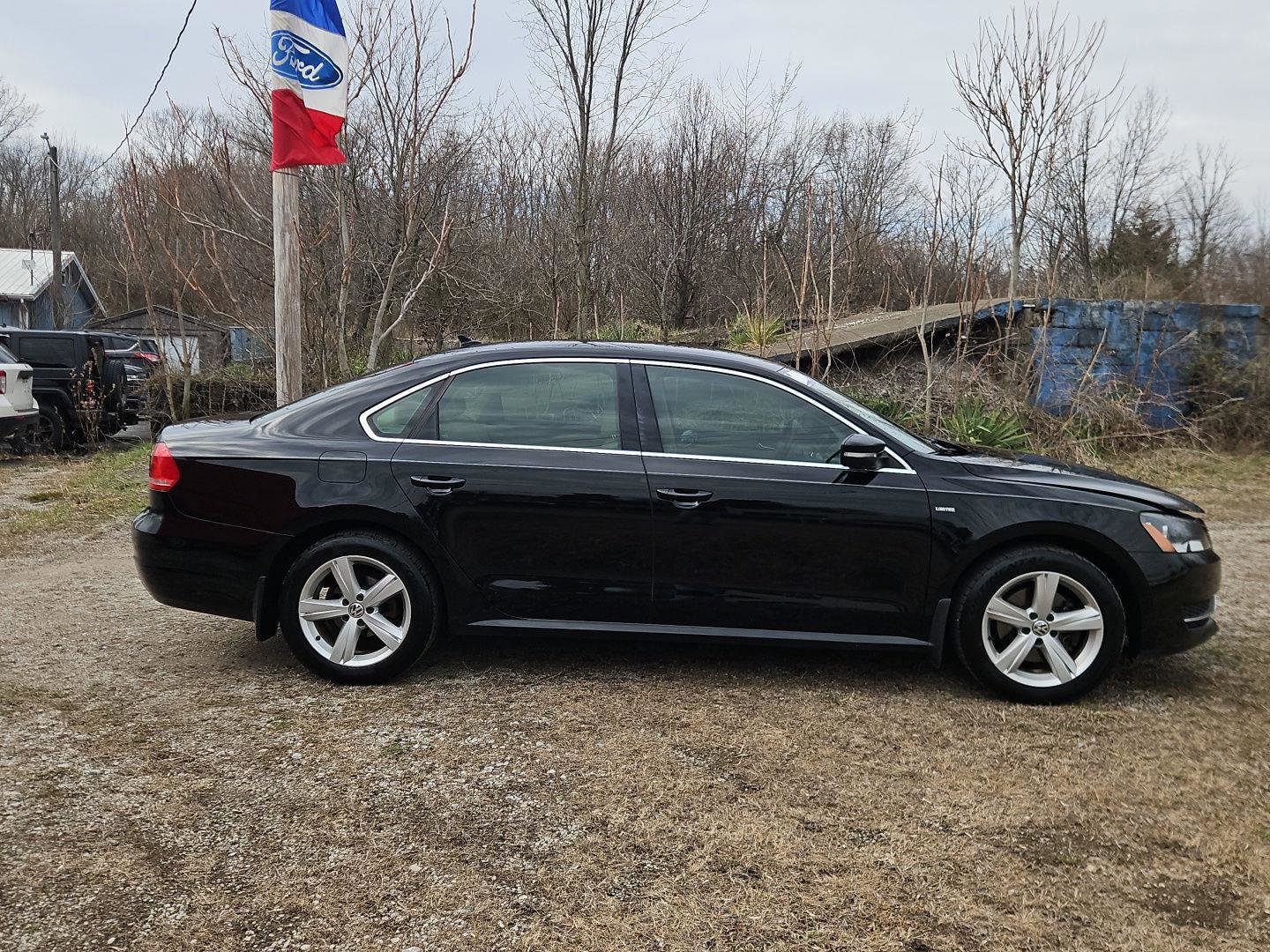 Used 2015 Volkswagen Passat TDI SE image 7