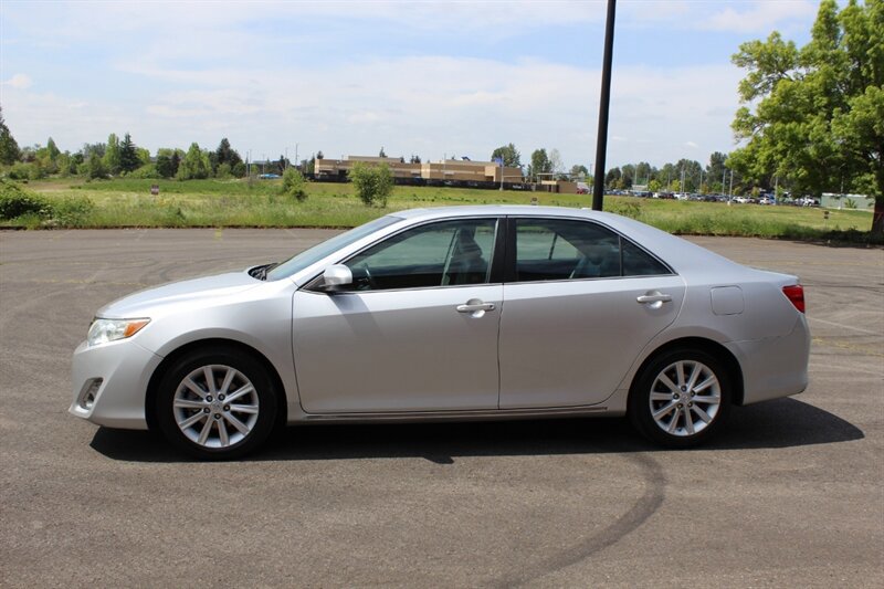 Used 2014 Toyota Camry XLE FWD image 7