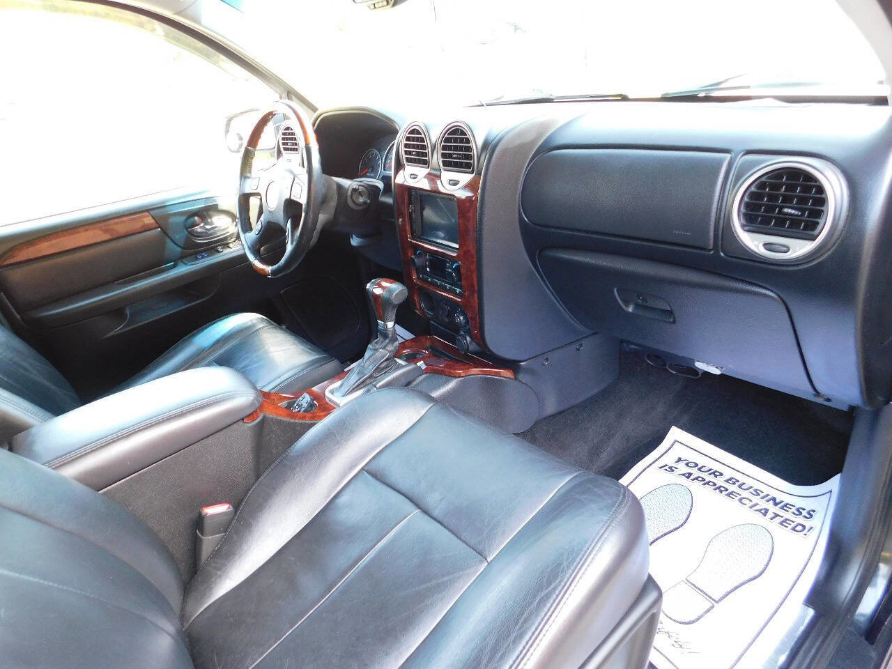 Used 2009 GMC Envoy Denali w/ Sun And 6-Disc Cd Package image 24