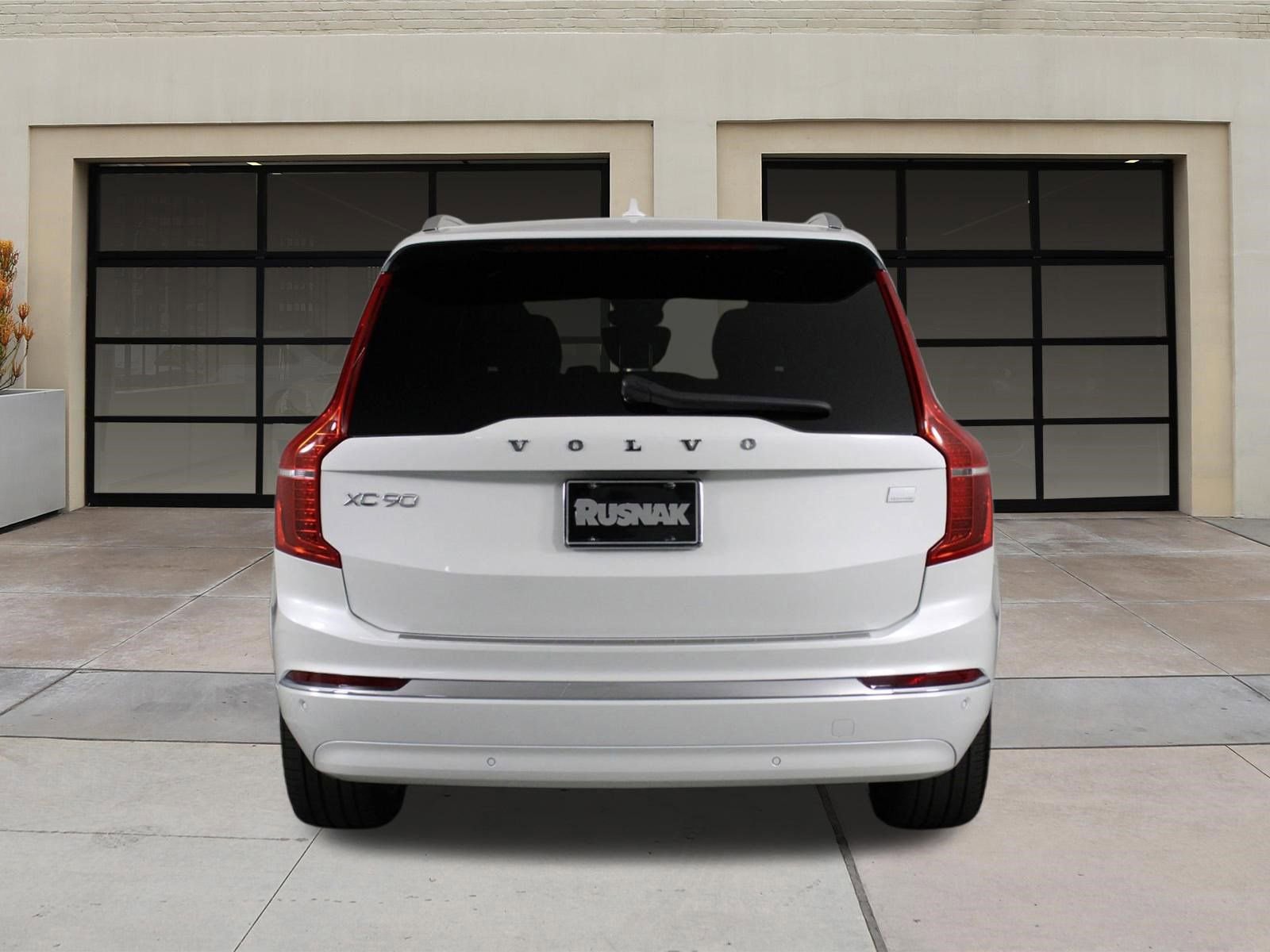 Certified 2024 Volvo XC90 T8 Plus AWD/4WD image 5