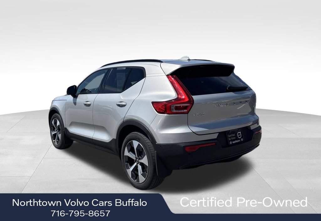 Certified 2023 Volvo XC40 B5 Plus w/ Driver Assist Package AWD/4WD image 3