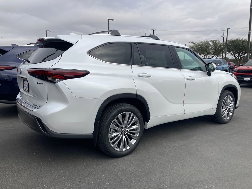New 2026 Toyota Highlander Platinum AWD/4WD image 5