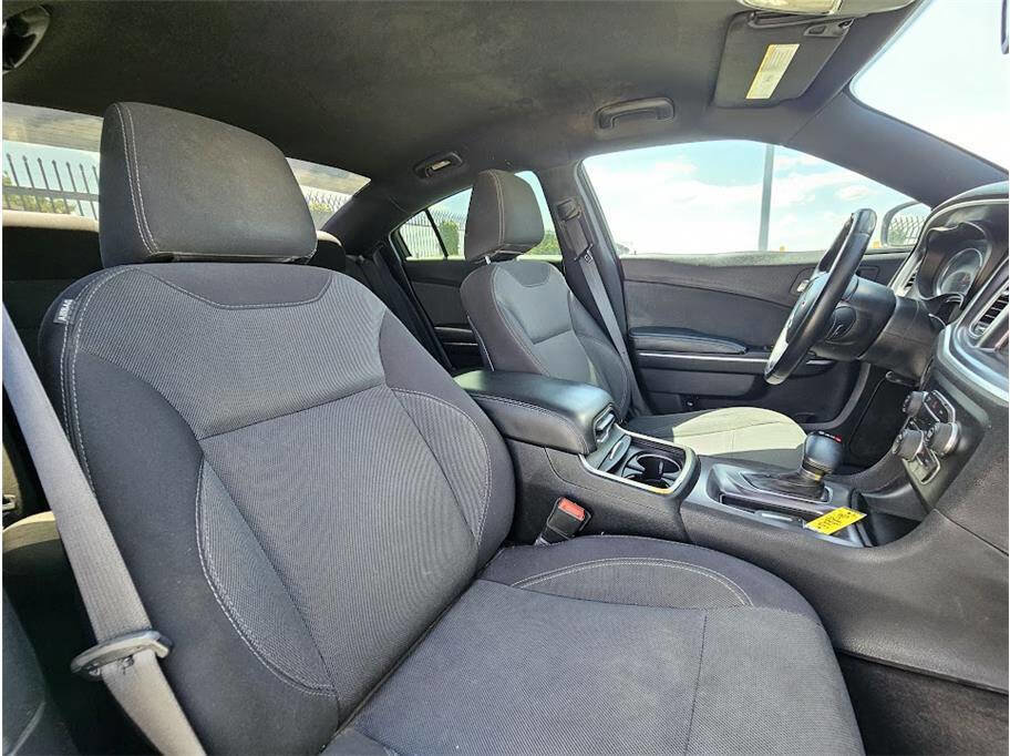 Used 2015 Dodge Charger SE w/ Sport Appearance Group RWD image 16