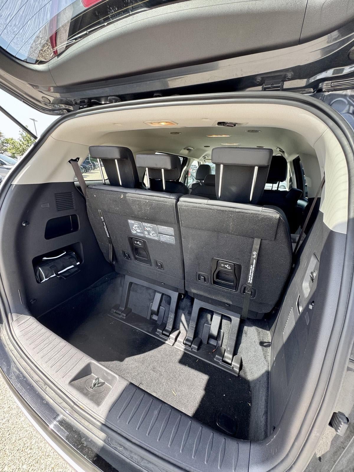 Certified 2024 Kia Carnival LX FWD image 10