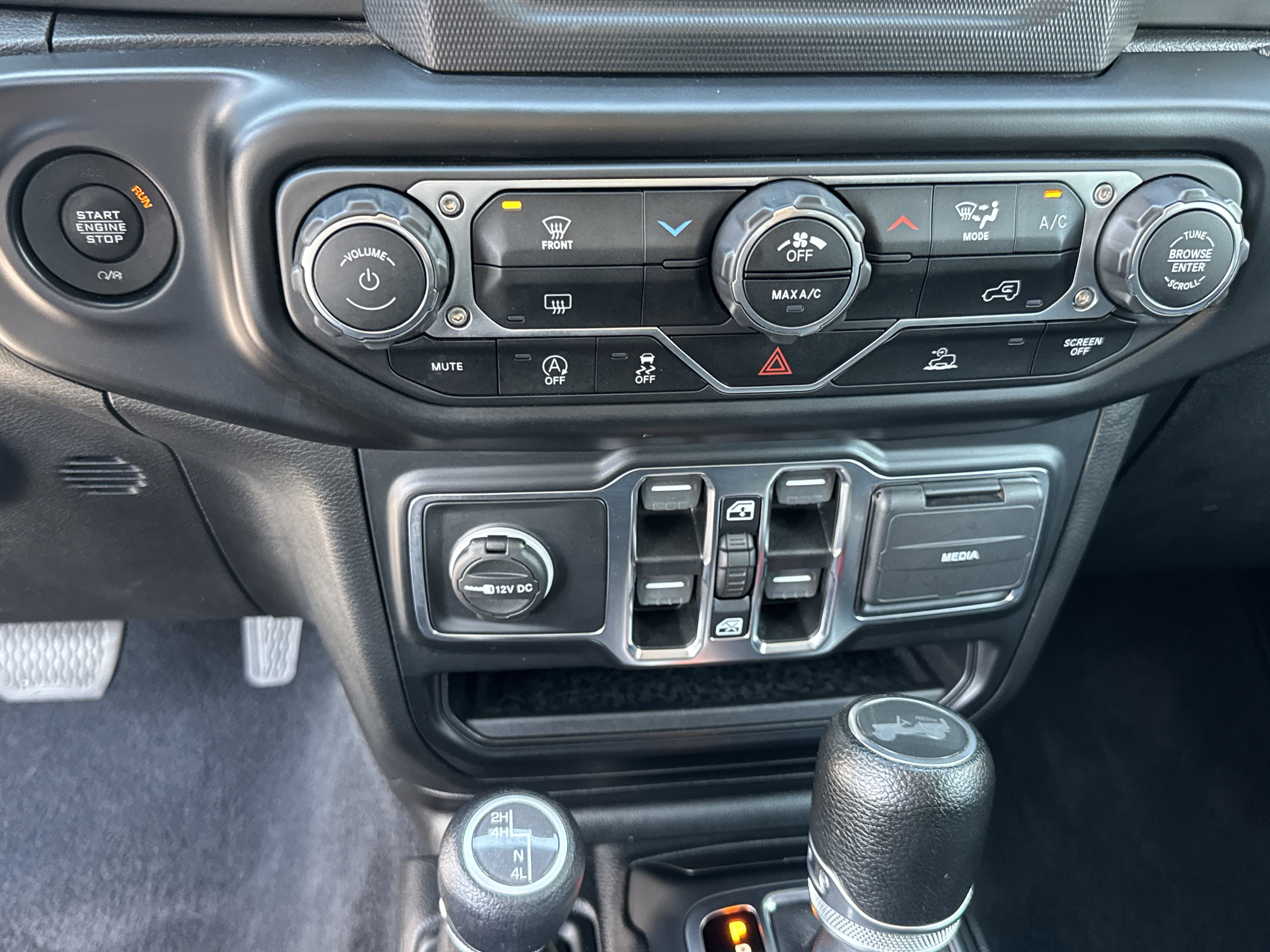 Used 2022 Jeep Wrangler Unlimited Sport AWD/4WD image 35