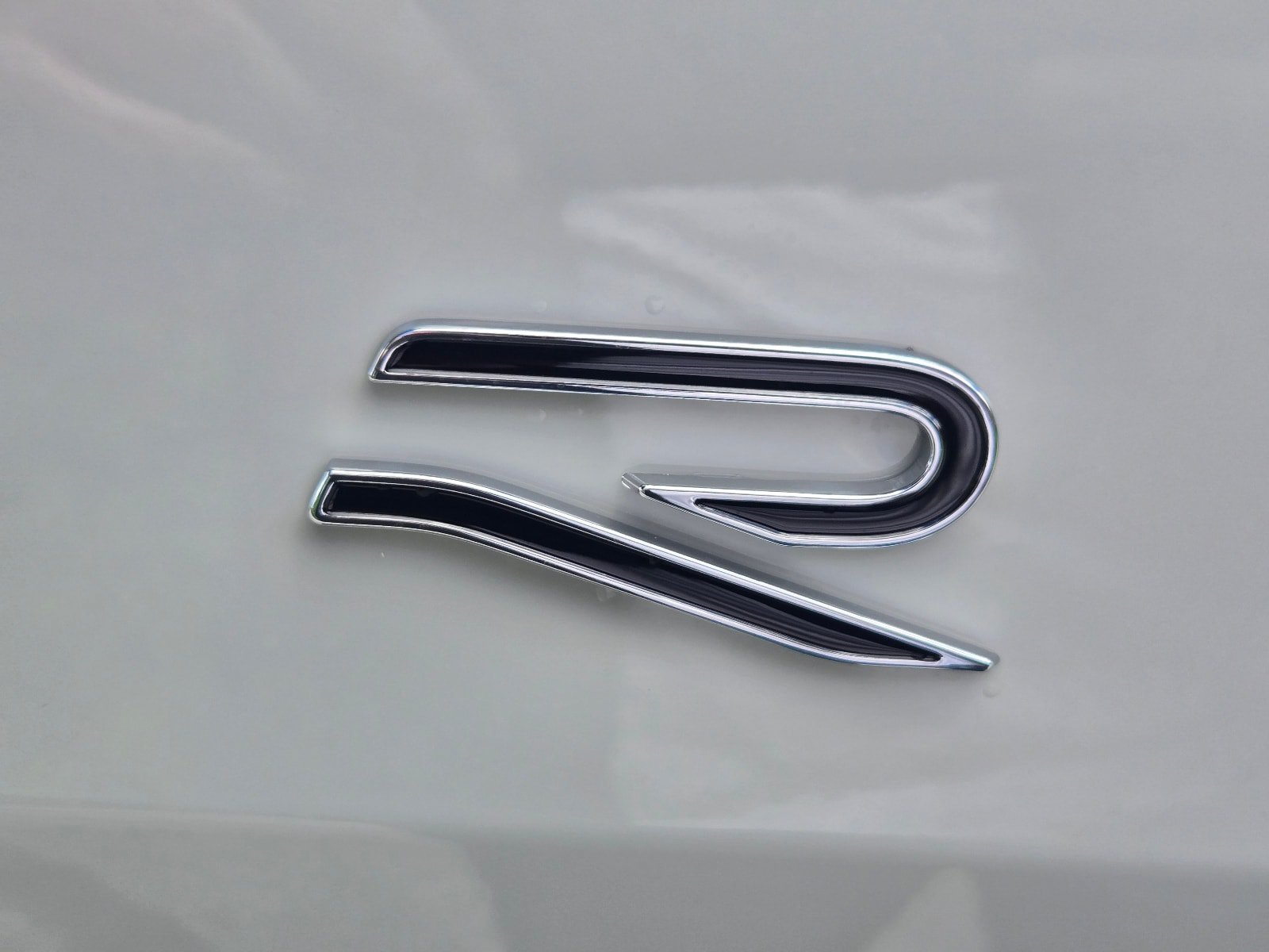 New 2026 Volkswagen Tiguan SE R-Line AWD/4WD image 9