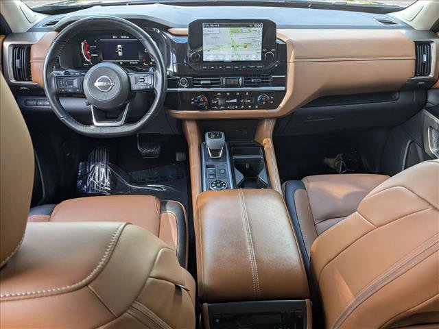 Used 2023 Nissan Pathfinder Platinum w/ Cargo Package image 17