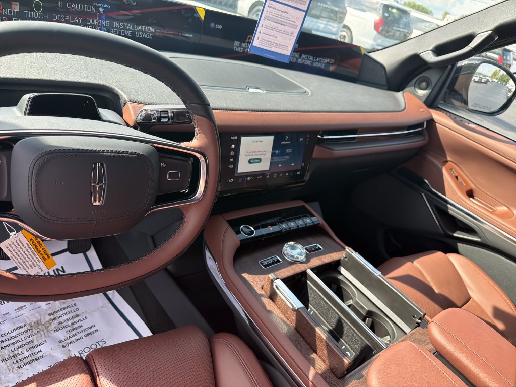 New 2027 Lincoln Navigator Reserve AWD/4WD image 15
