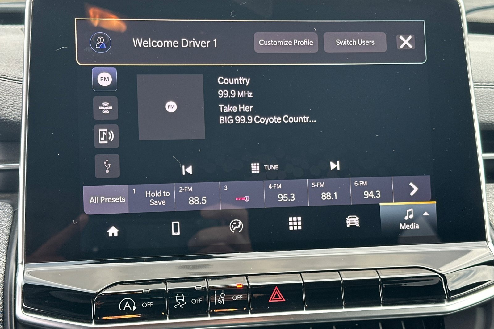 Used 2024 Jeep Compass Latitude image 25