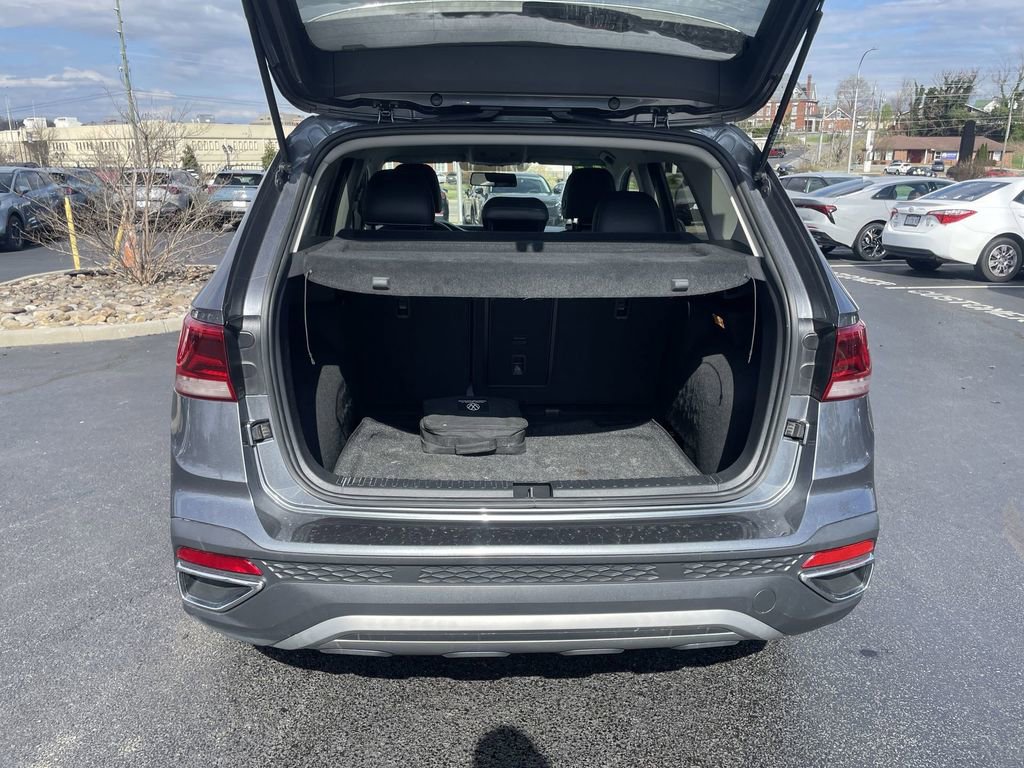 Certified 2022 Volkswagen Taos SE image 34