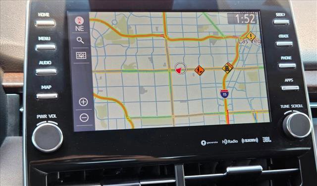 Used 2022 Toyota Avalon Limited w/ Advanced Safety Package FWD image 12