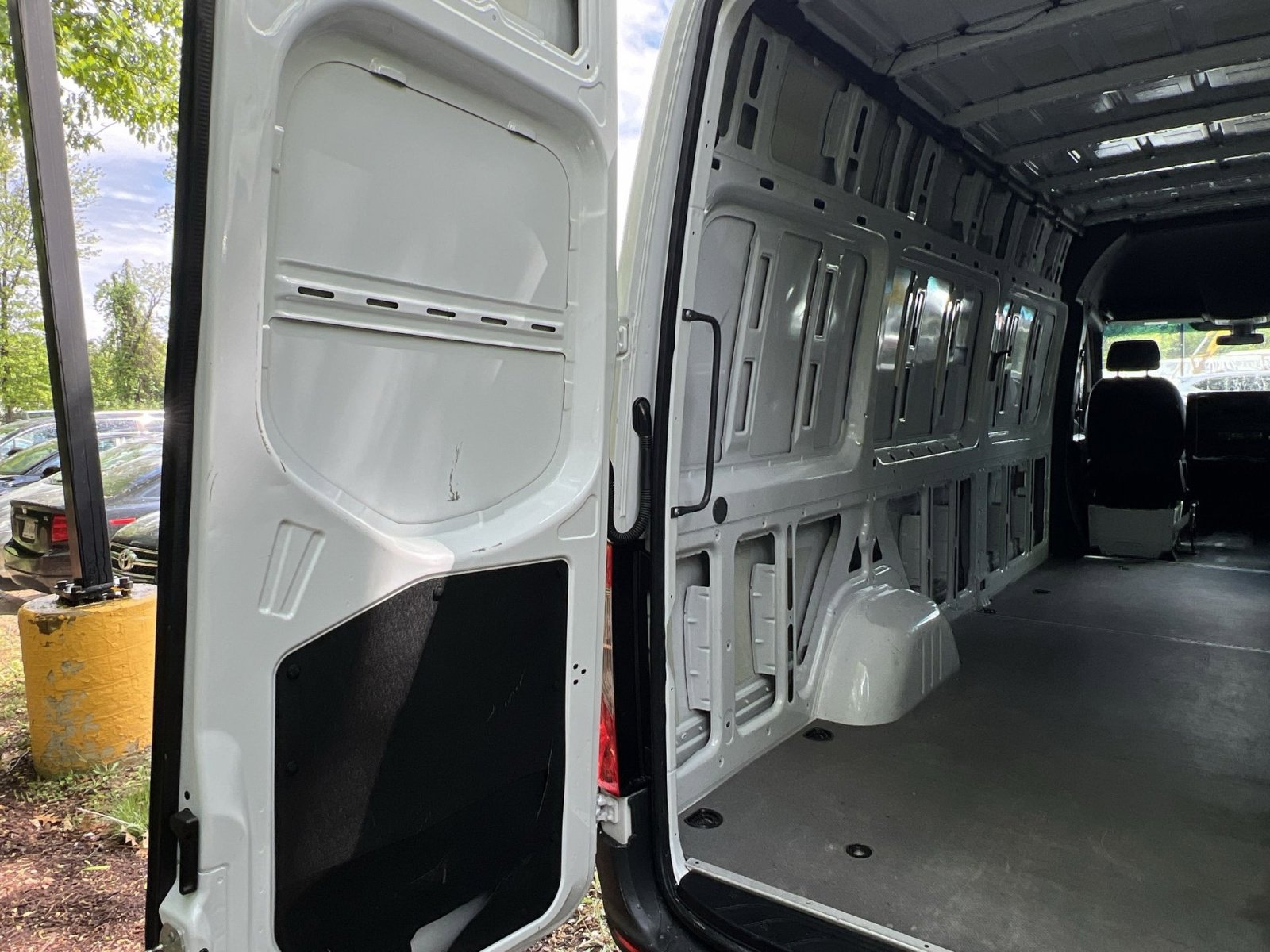 Used 2023 Mercedes-Benz Sprinter 2500 image 22