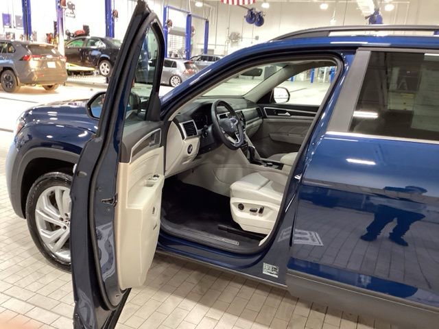 Used 2023 Volkswagen Atlas SE w/ Panoramic Sunroof Package AWD/4WD image 10