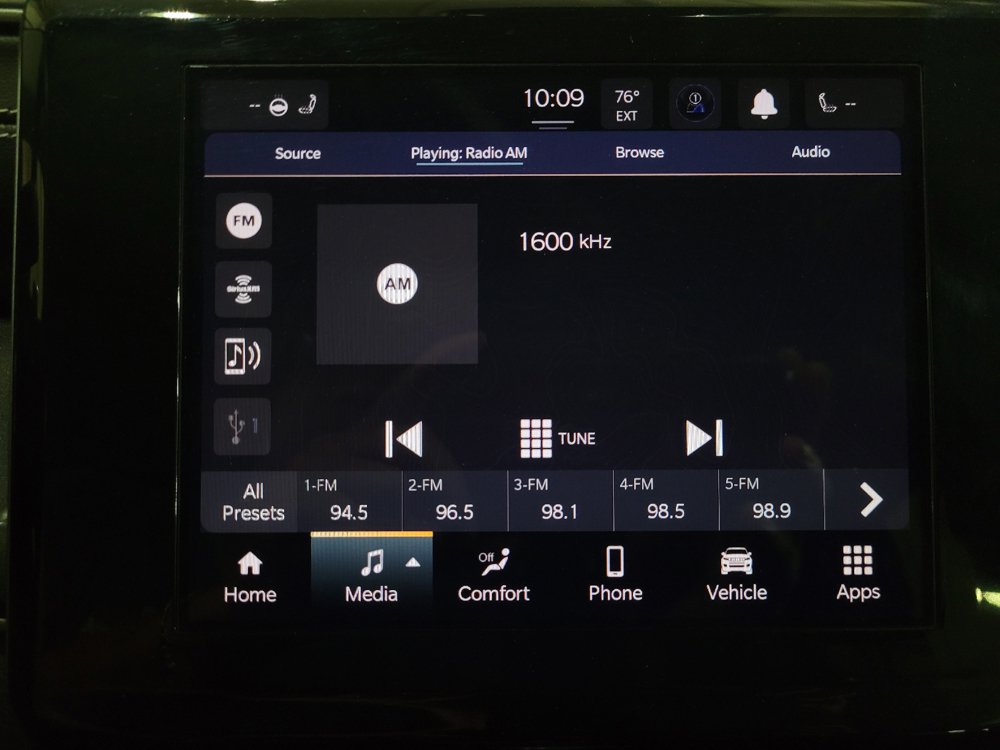 Used 2022 Jeep Grand Cherokee L Laredo w/ Luxury Tech Group I AWD/4WD image 25