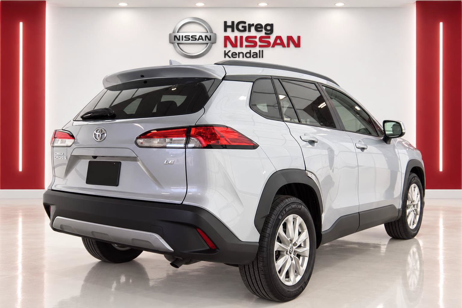 Used 2023 Toyota Corolla Cross LE FWD image 4