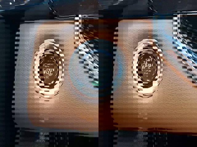 Used 2024 GMC Canyon AT4 image 29