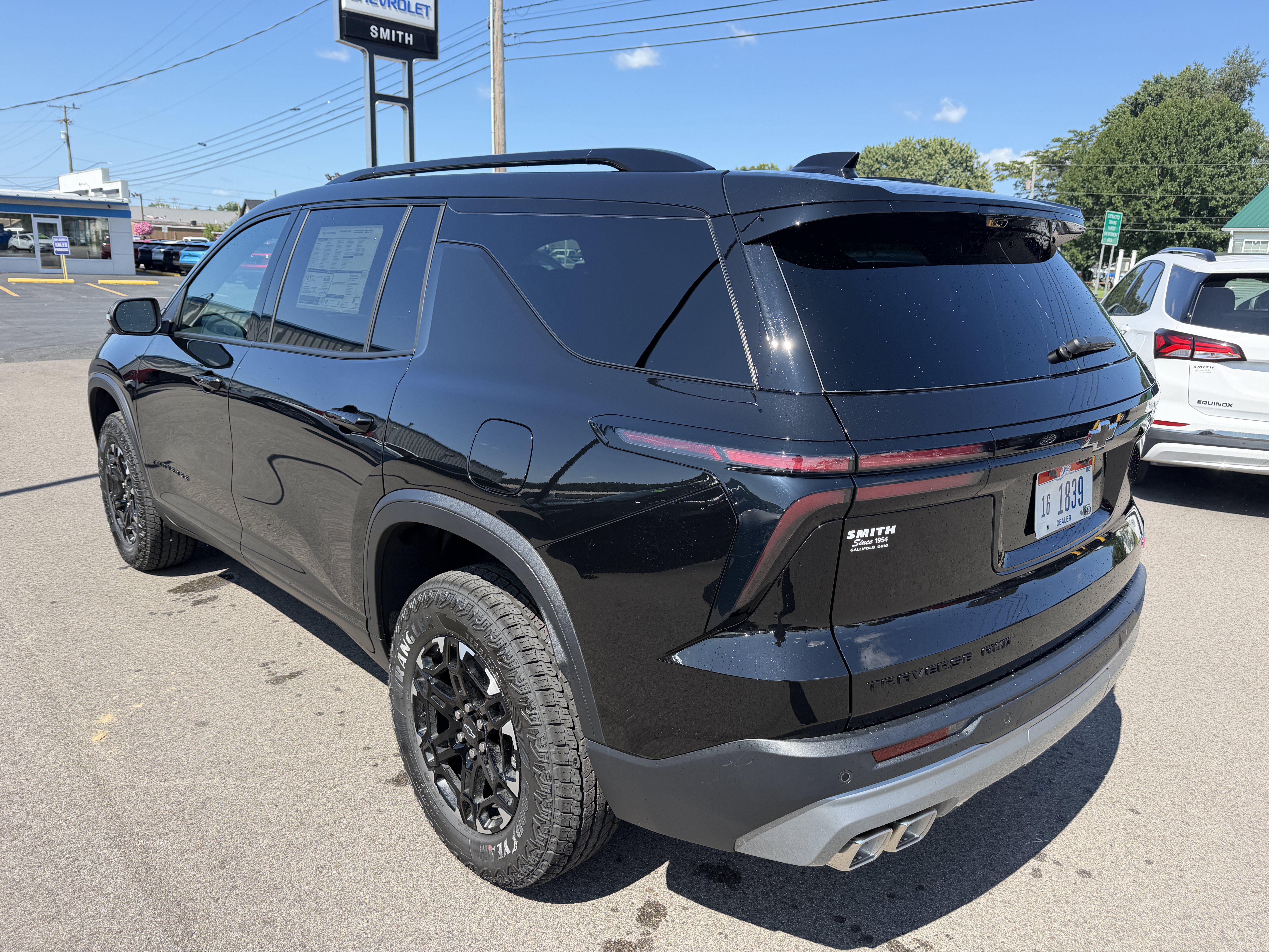 New 2027 Chevrolet Traverse Z71 w/ Driver Confidence Package AWD/4WD image 4