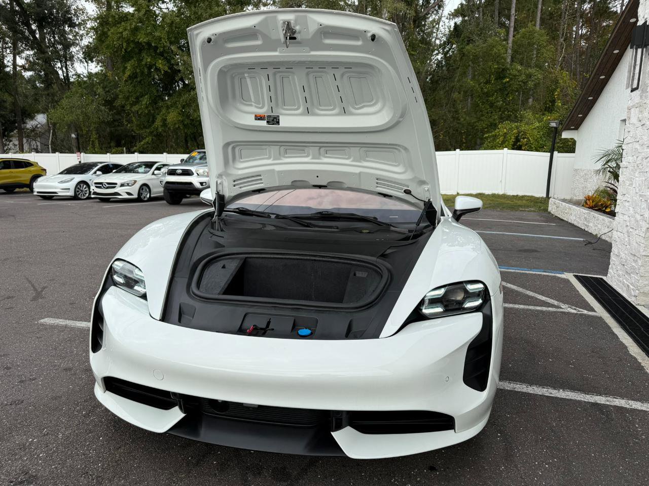 Used 2020 Porsche Taycan AWD/4WD image 23