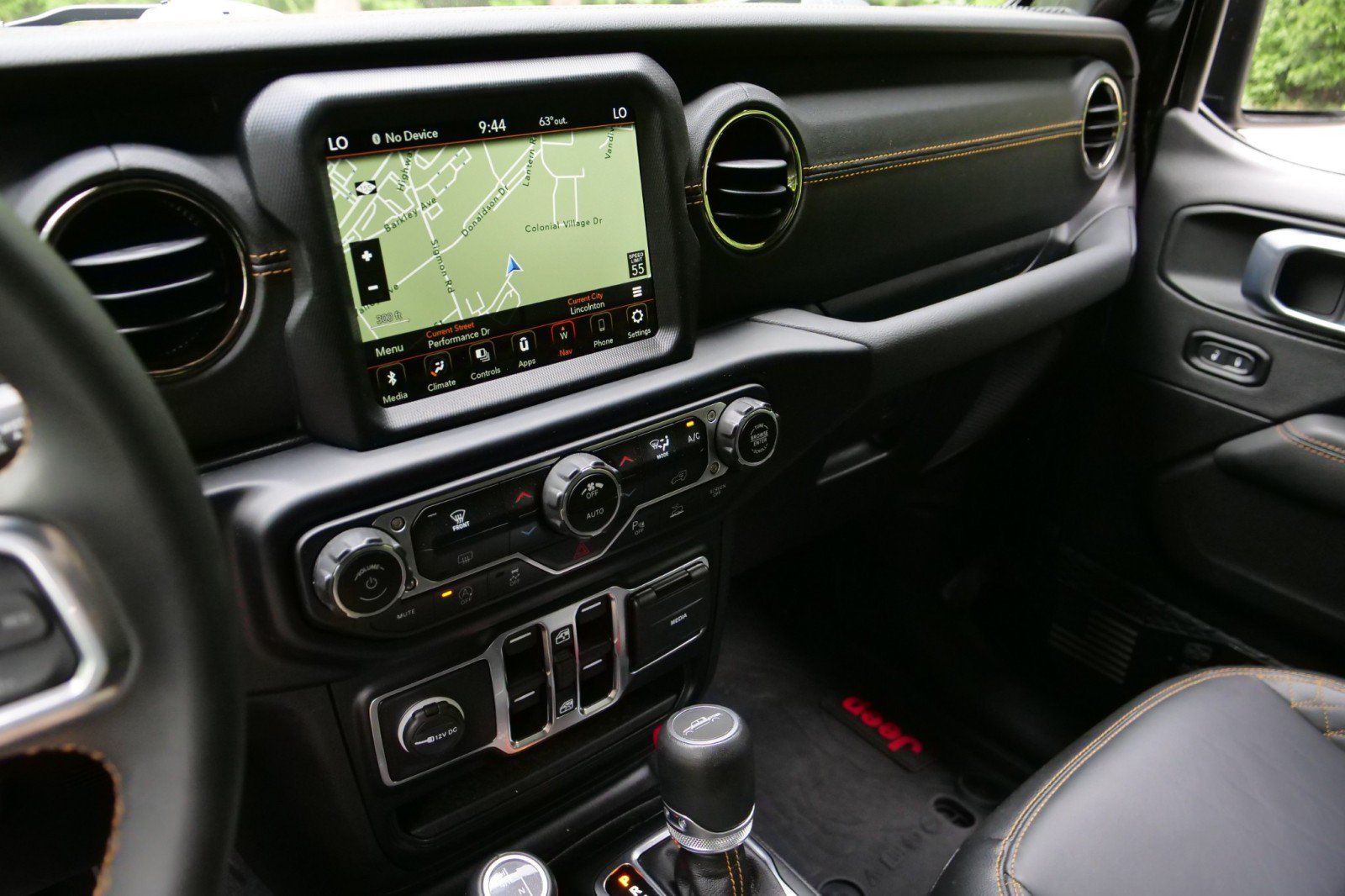 Used 2023 Jeep Gladiator Overland AWD/4WD image 11