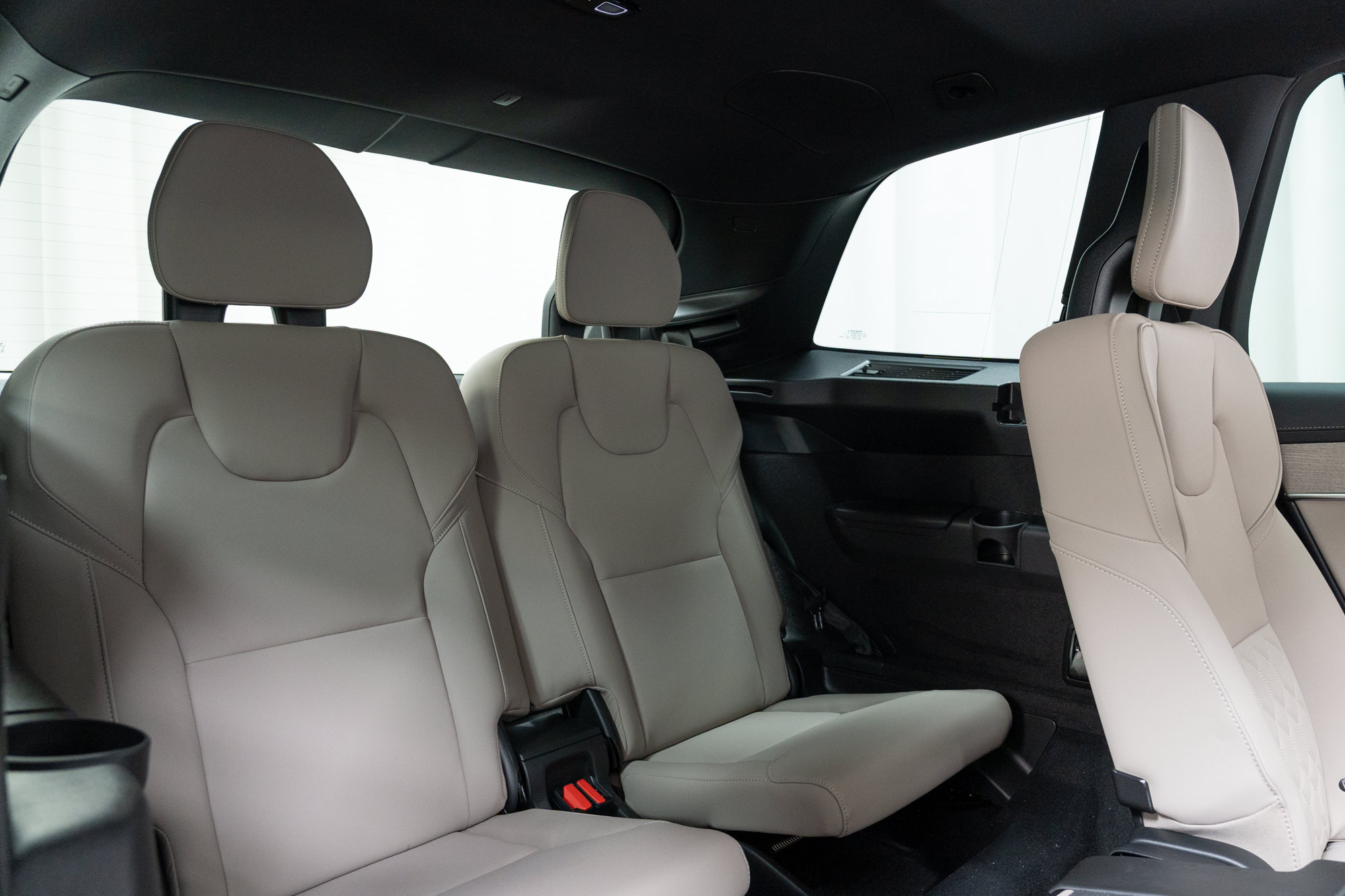 New 2026 Volvo XC90 B5 Plus w/ Protection Package AWD/4WD image 25