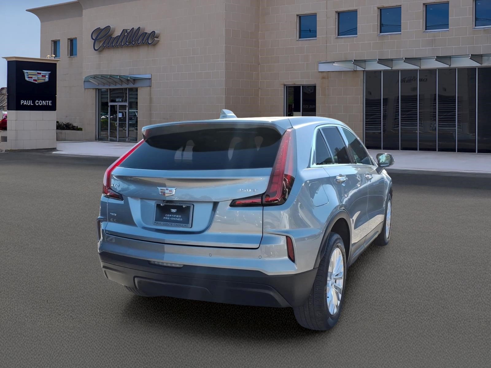 Certified 2024 Cadillac XT4 Luxury w/ Cold Weather Package AWD/4WD image 5