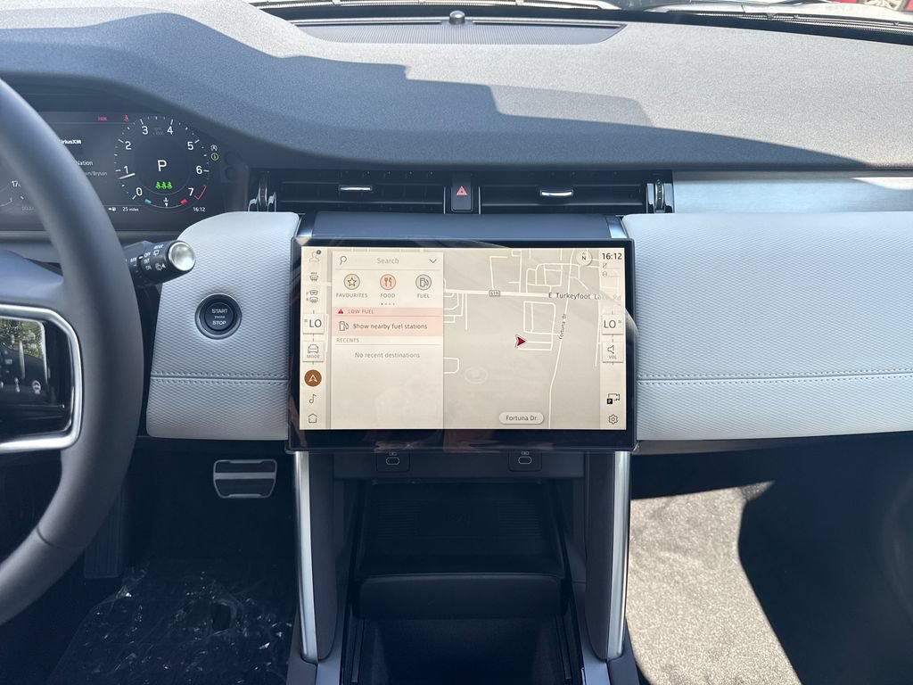 New 2026 Land Rover Discovery Sport Landmark AWD/4WD image 21