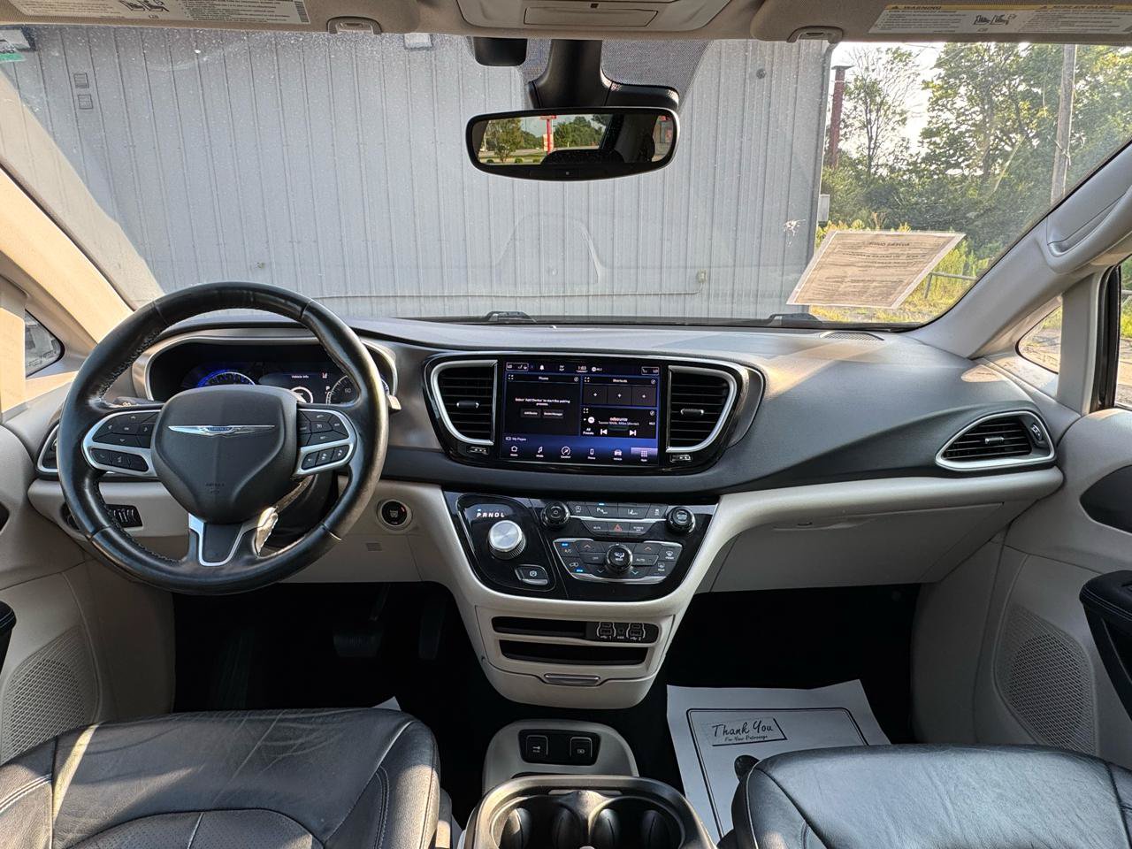 Used 2021 Chrysler Pacifica Touring-L FWD image 15