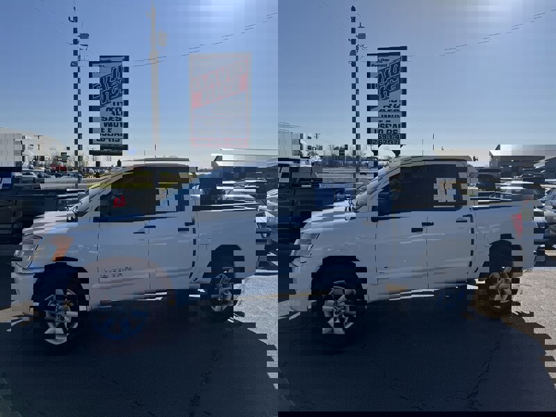 Used 2012 Nissan Titan SV image 1