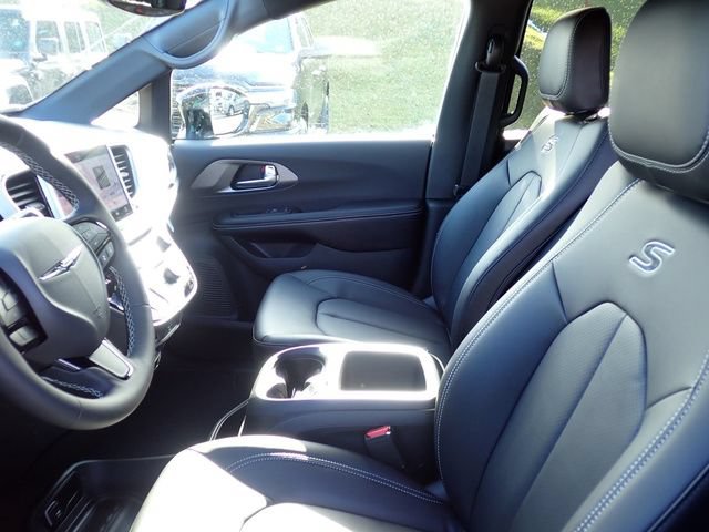 New 2026 Chrysler Pacifica Select w/ S Appearance Package AWD/4WD image 12