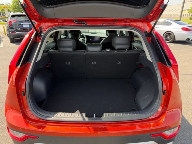 Used 2023 Kia Niro EX FWD image 7