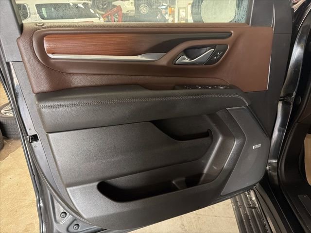 Used 2022 GMC Yukon Denali w/ Advanced Technology Package image 11