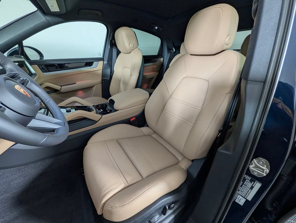 New 2026 Porsche Cayenne Coupe AWD/4WD image 5
