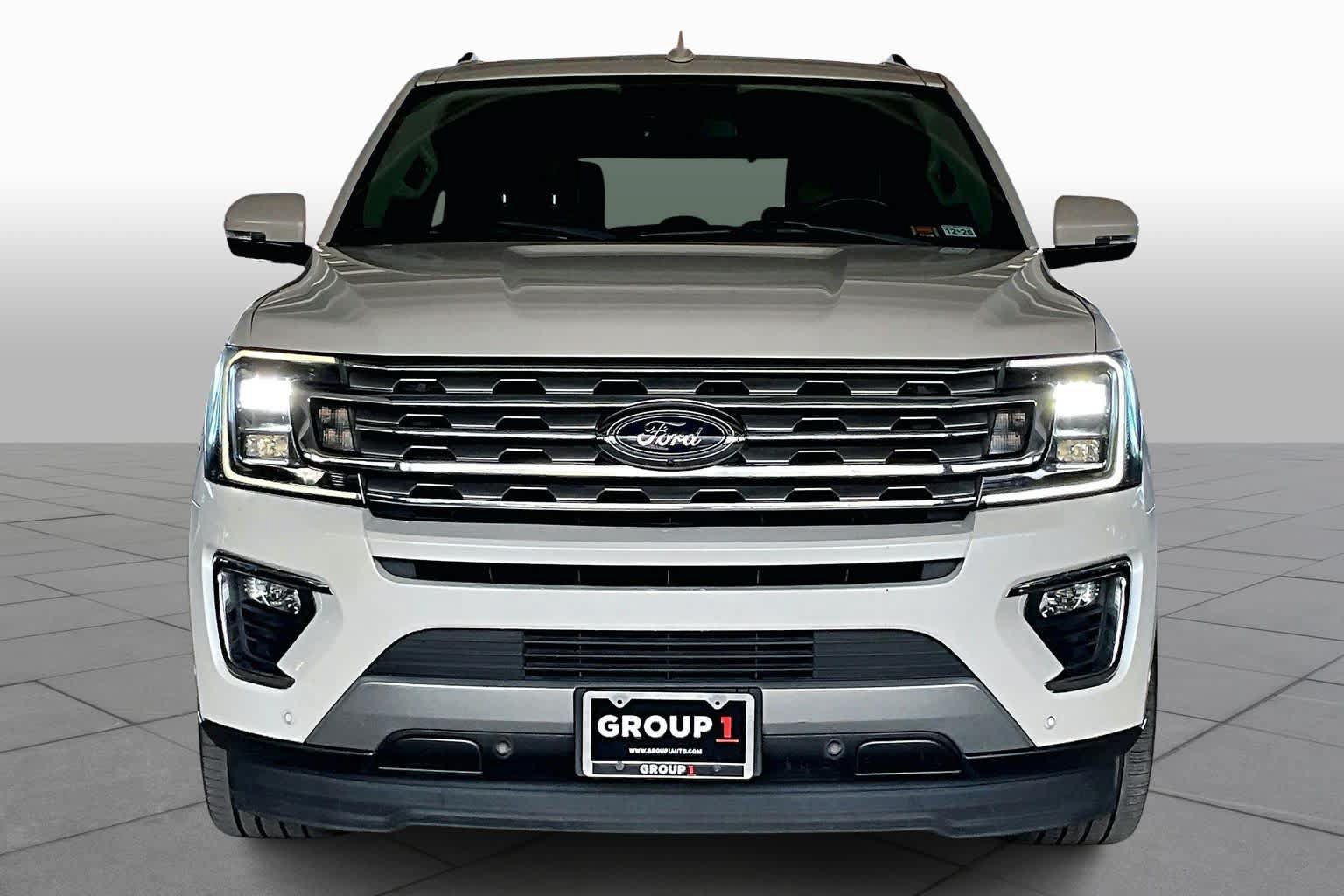 Used 2019 Ford Expedition Limited w/ Equipment Group 302A RWD image 3