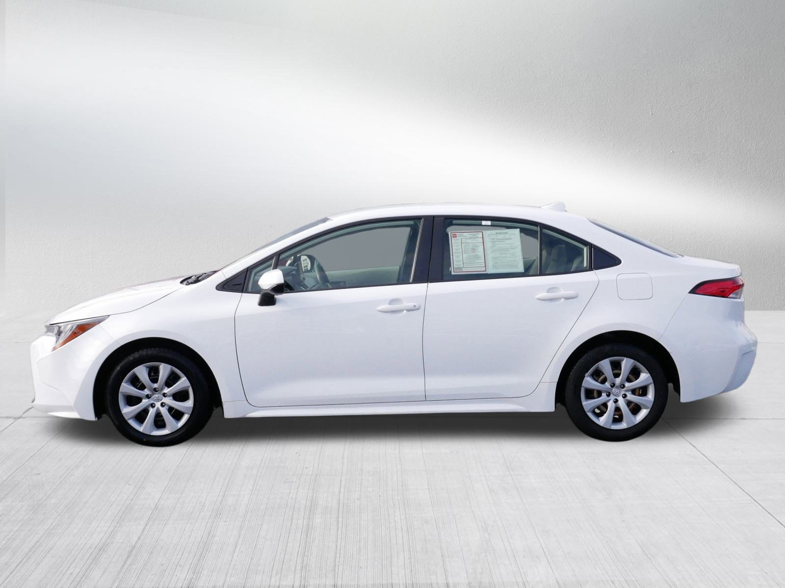 Certified 2022 Toyota Corolla LE image 4