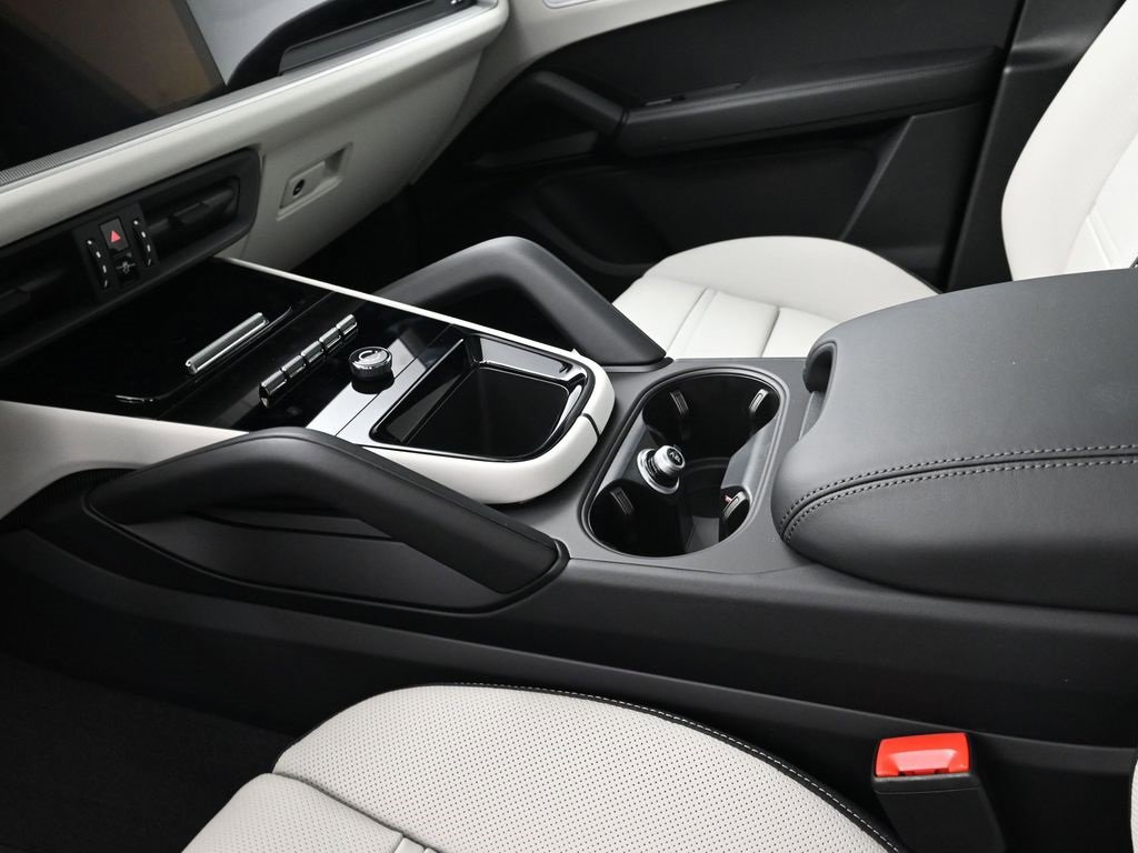 New 2026 Porsche Cayenne E-Hybrid Coupe image 22