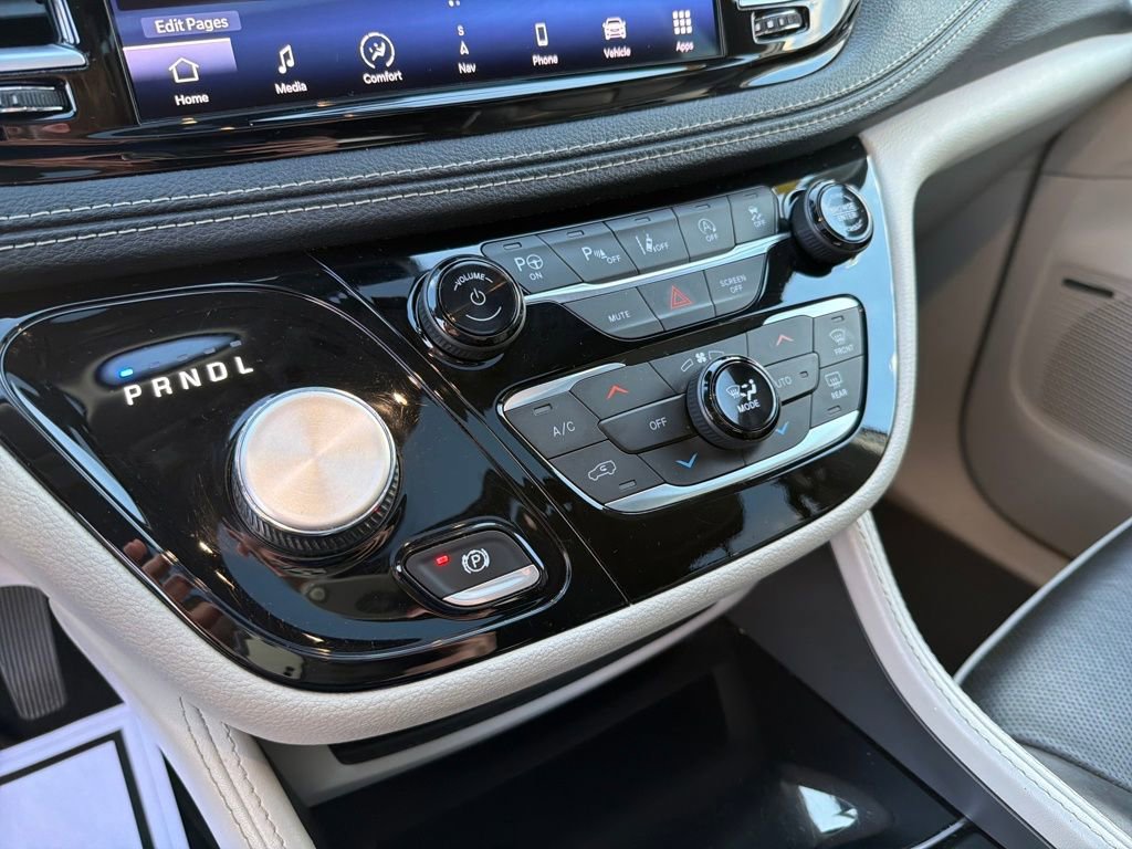 Used 2022 Chrysler Pacifica Limited image 22
