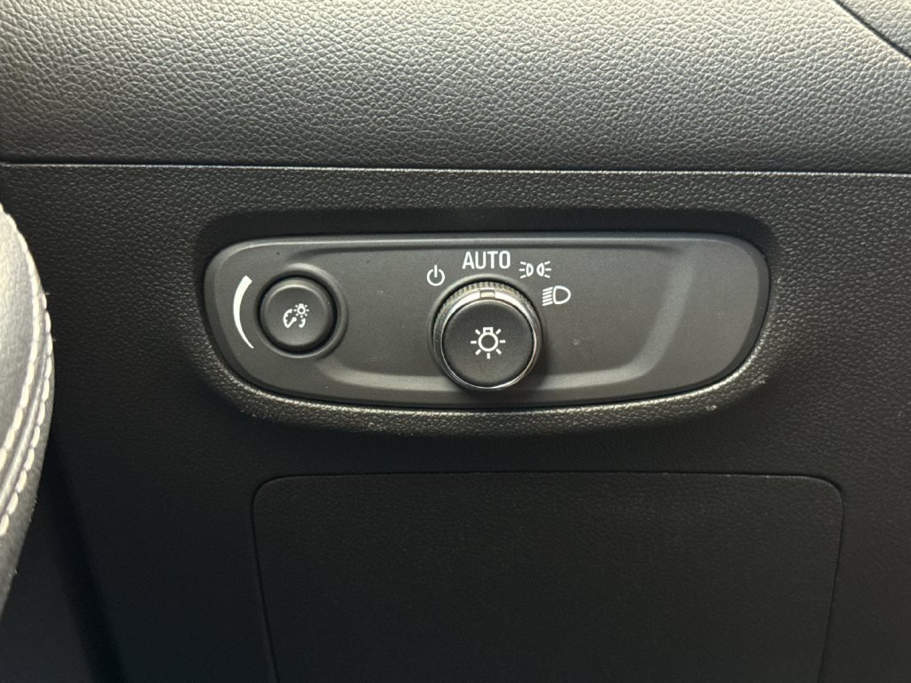 Used 2025 Buick Encore GX Preferred FWD image 29