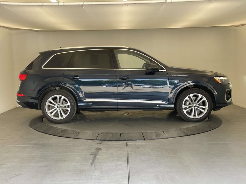 Certified 2025 Audi Q7 2.0T Premium Plus w/ Premium Plus Package AWD/4WD image 8