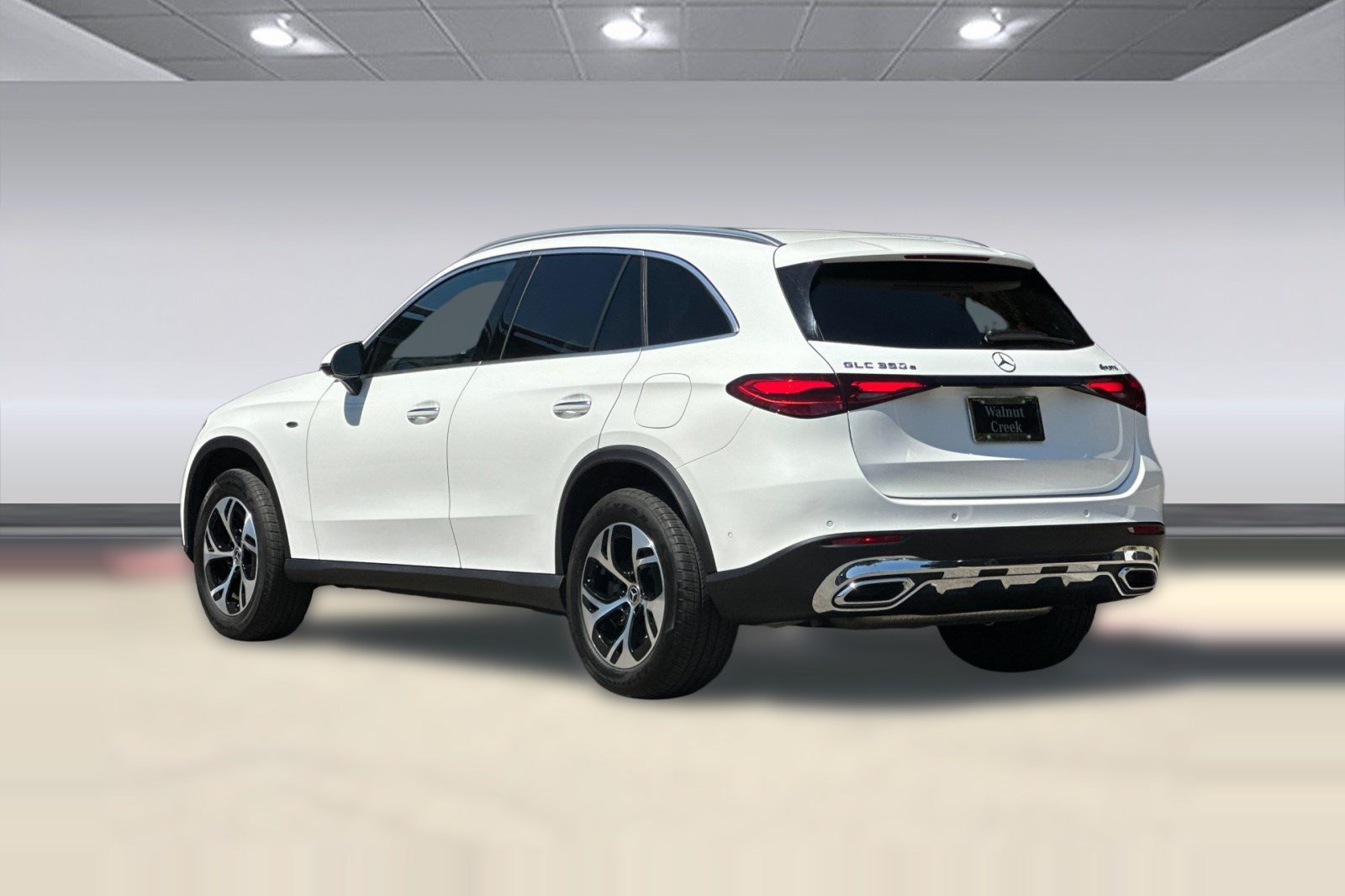New 2025 Mercedes-Benz GLC 350e 4MATIC image 3