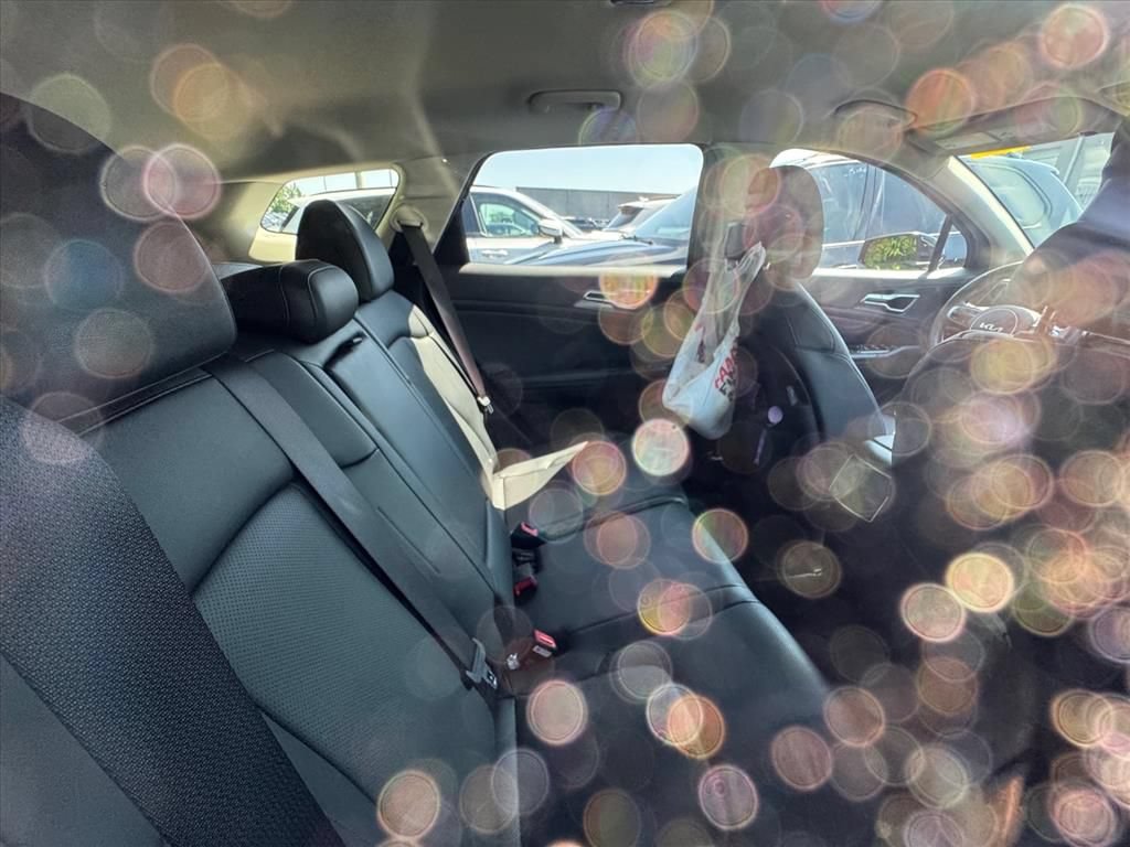 Certified 2024 Kia Sportage EX FWD image 4