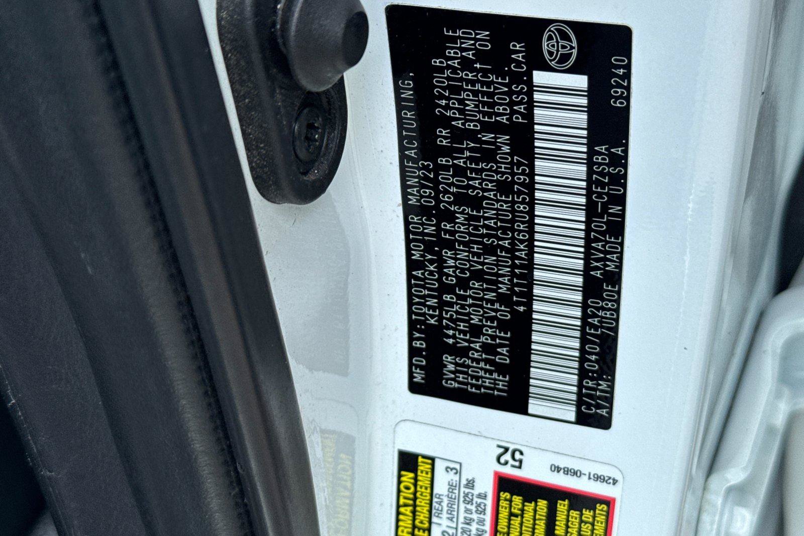 Used 2024 Toyota Camry SE w/ Convenience Package FWD image 29