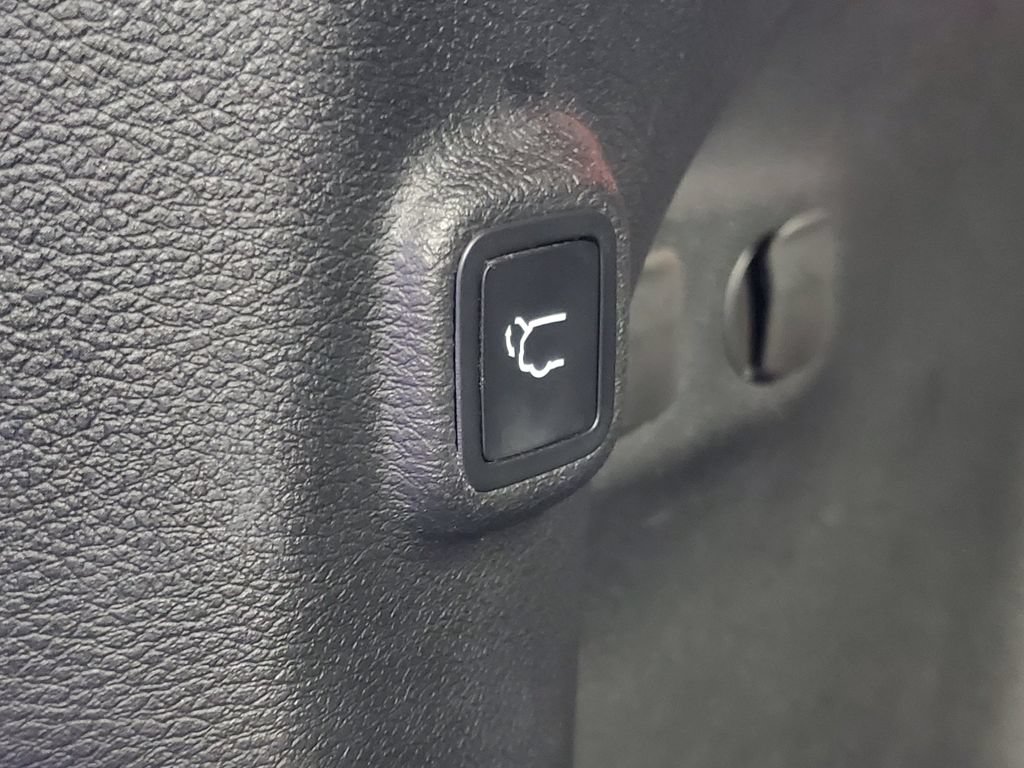 Used 2020 Jeep Cherokee Limited AWD/4WD image 31