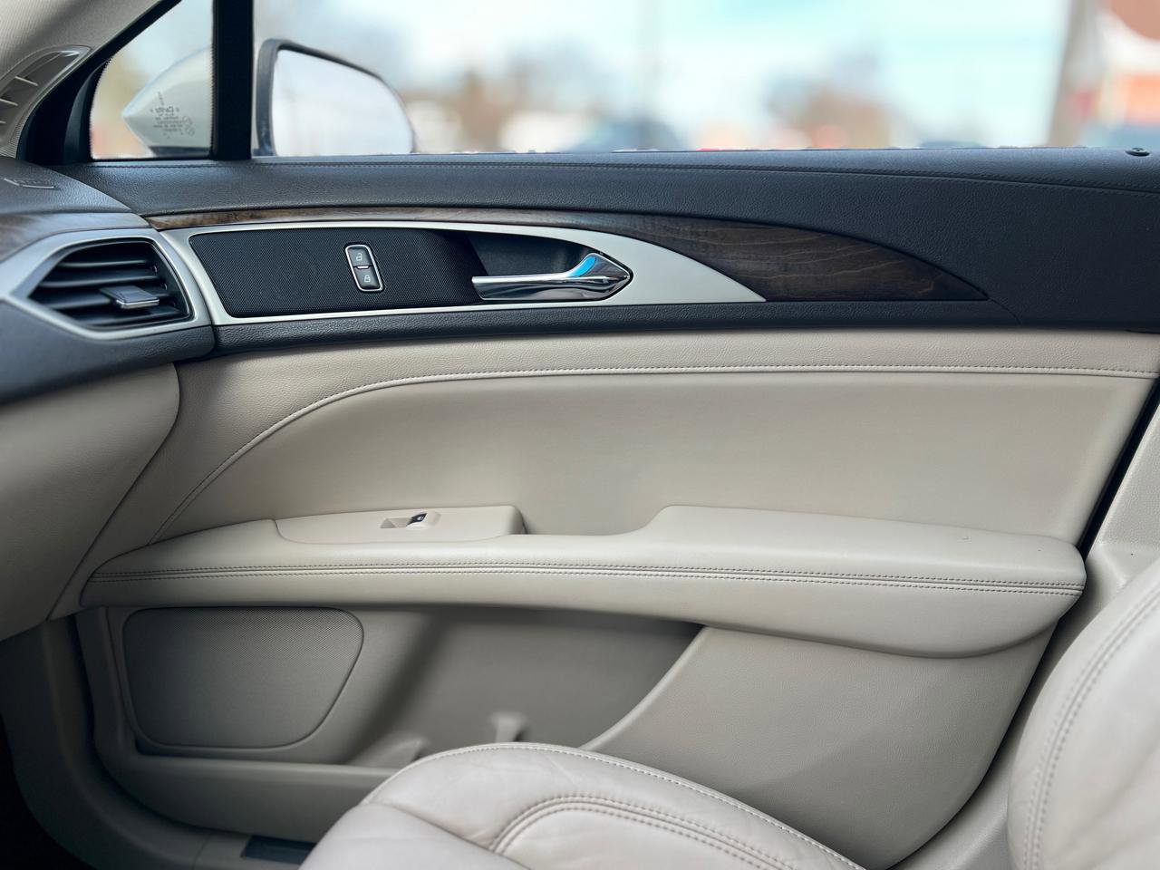 Used 2017 Lincoln MKZ Select w/ Select Plus Package AWD/4WD image 26