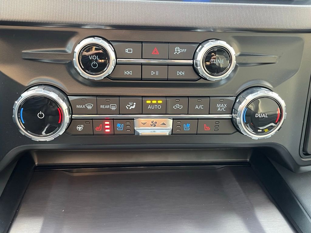 Used 2026 Ford F350 Platinum w/ FX4 Off-Road Package image 48