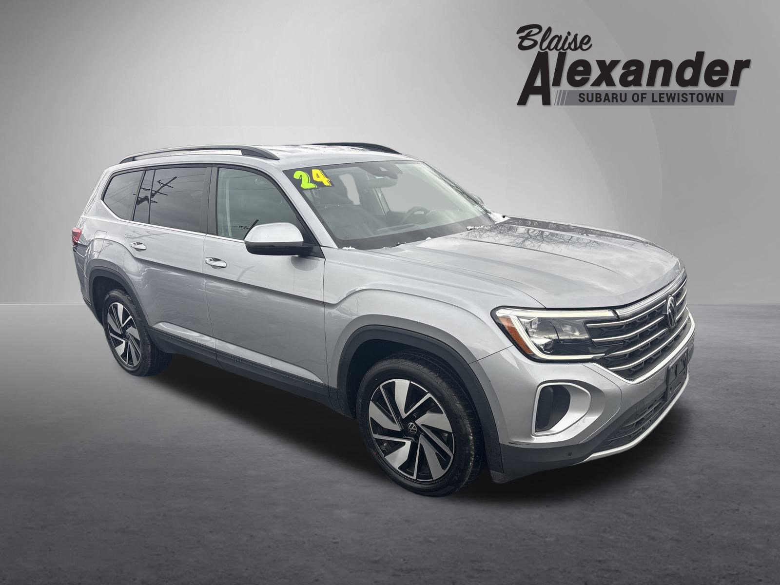 Used 2024 Volkswagen Atlas SE image 1