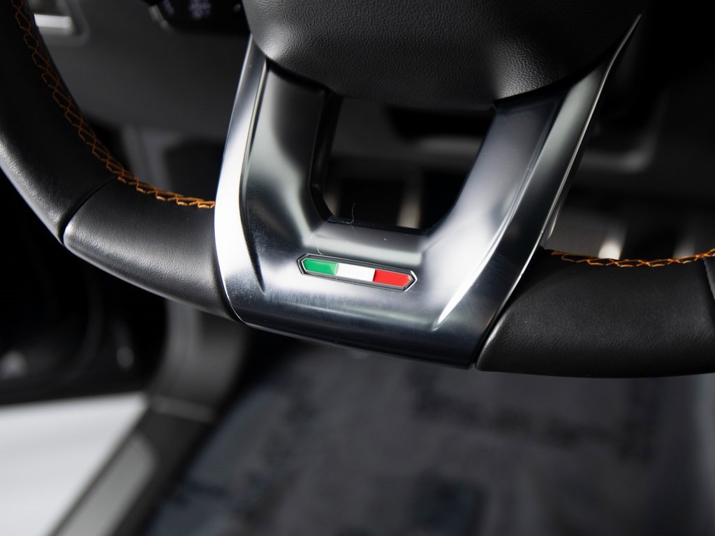 Used 2022 Lamborghini Urus image 18