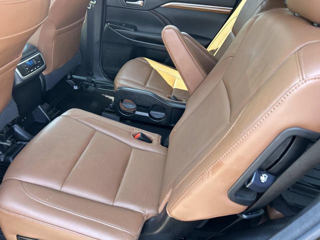 Used 2017 Toyota Highlander Limited image 21